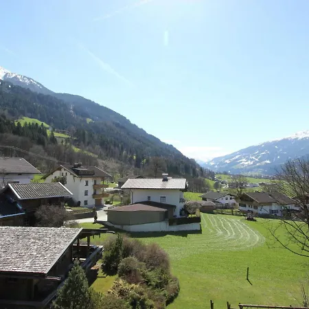 Apartment In Hart Im Zillertal With Garden Balcony Parking Apartamento Fügen