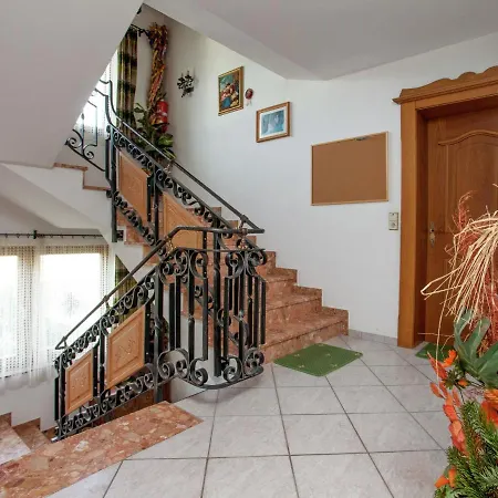Apartment In Hart Im Zillertal With Garden Balcony Parking * Fügen